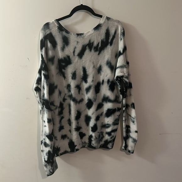 Torrid Tie-Dye White and Blue Knit Sweater (2X) - Picture 6 of 6